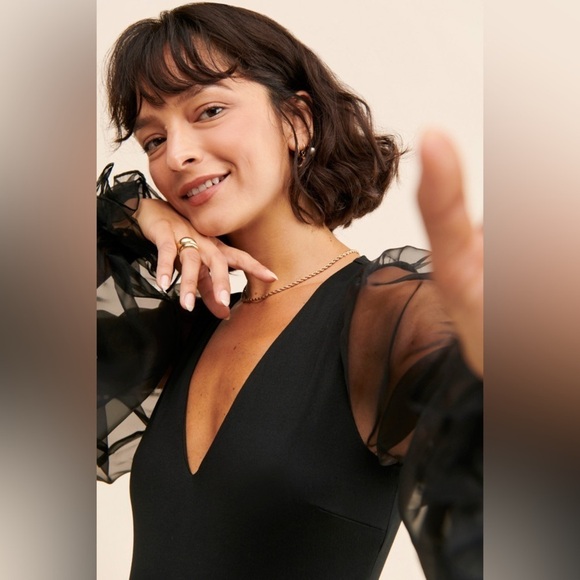 HUTCH Black Puff Sleeve V Neck Bodysuit Size Medium VGUC - Picture 4 of 10